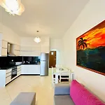 Aqua Seaview Apartment *