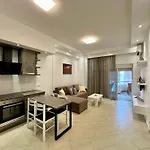 Aqua Seaview Apartment *
